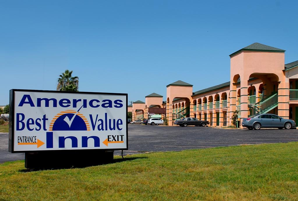 Americas Best Value Inn San Antonio - At&T Center/Fort Sam Houston Zewnętrze zdjęcie