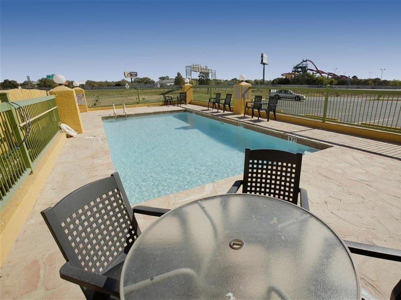 Americas Best Value Inn San Antonio - At&T Center/Fort Sam Houston Zewnętrze zdjęcie